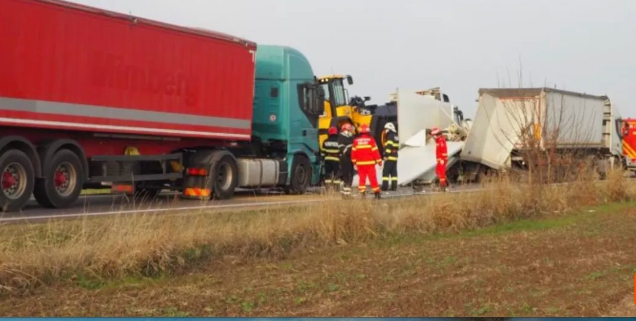 Șoferul dubei strivite de două TIR-uri povestește cum s-a declanșat tragedia: „Te răstorn, așa mi-a zis prin stație. Te răstorn”