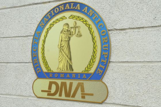 DNA: Medic din Bihor trimis în judecată după ce ar fi luat mită de 334 de ori într-o singură lună pentru certificate de invaliditate