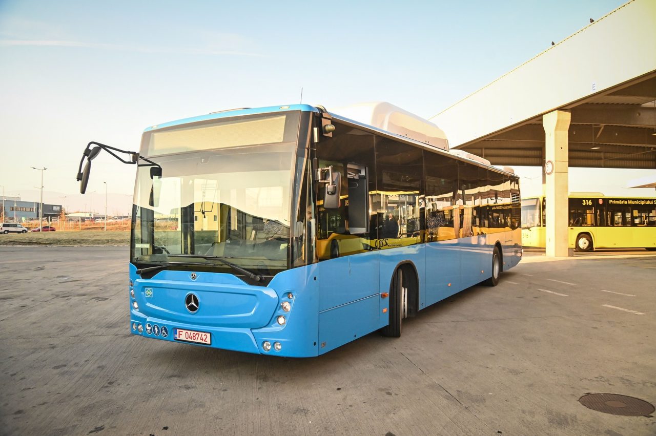 Cum arată noile autobuze pe gaz comprimat, cumpărate de Primăria din Sibiu. Au costat peste 15 milioane de euro | GALERIE FOTO