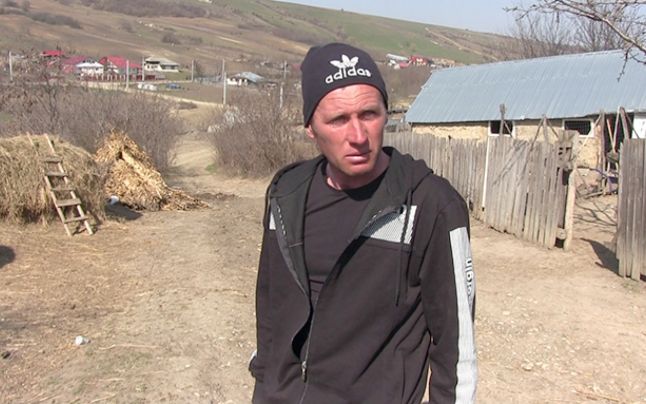 Detaliile crimei plănuite de soție și soacră pentru a pune mâna pe averea lui Gheorghe, un tânăr din Vaslui. Femeile, prinse în pădure de doi polițiști sub acoperire