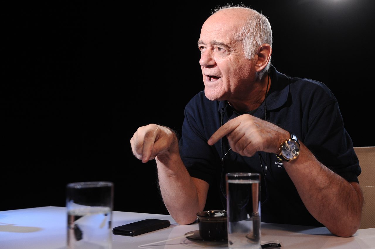 EXCLUSIV  Unde s-a produs declicul în viața mamei sinucigașe de la Timișora?  Psihologul criminalist Tudorel Butoi: „O femeie frumoasă, cu o viață însă specială. În situații de parteneriat incert, instinctul matern care se malefică judecă în alb și negru: nici tu, nici eu, nici copiii!”