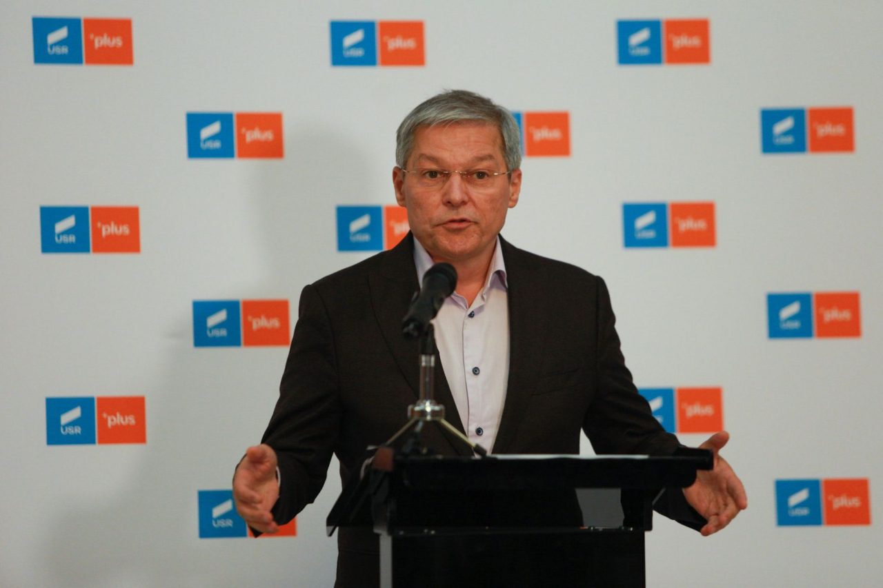 Dacian Cioloș, reacție după atacul lui Marcel Ciolacu la adresa sa: „Cum se face că tu poți să-mi numeri mie salariile, dar noi nu putem să știm câți bani ați furat din România?”