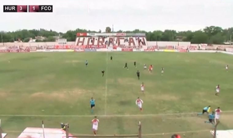 Scene șocante în Argentina. Un antrenor de fotbal a fost împușcat în timpul unui meci (VIDEO)