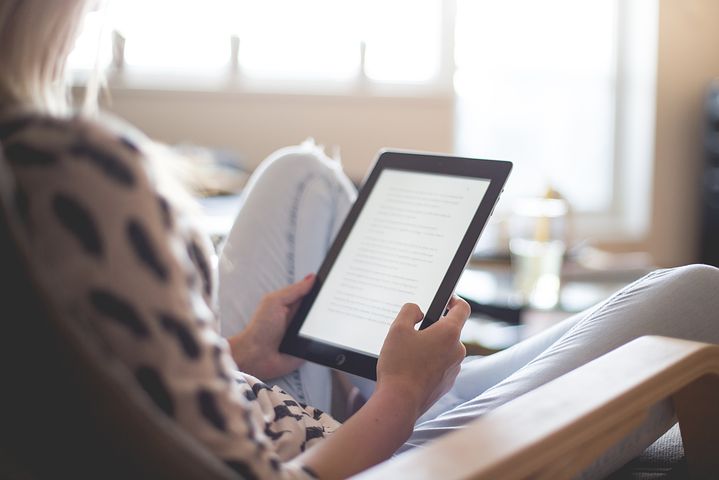 TVA-ul la vânzarea cărților în format electronic va fi redus la 5%. Legea a trecut de Parlament