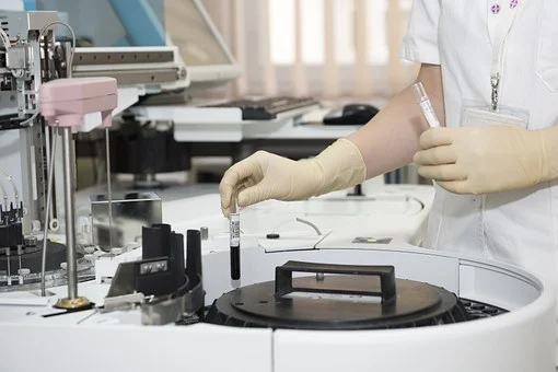 „O amenințare majoră pentru sănătatea globală”. STUDIU: Aproape 1,3 milioane de oameni au murit, într-un singur an, din cauza bacteriilor rezistente la antibiotice