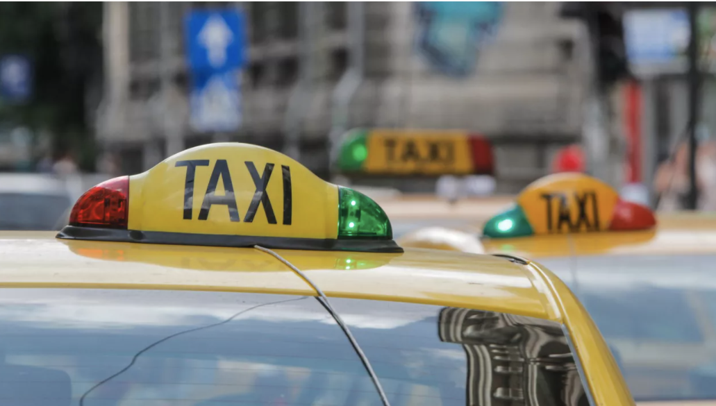 Rusia vrea să îi oblige pe taximetrişti să transfere în timp real către FSB datele pasagerilor