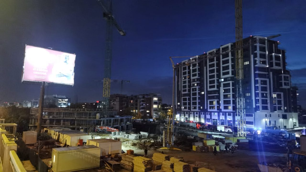 Un muncitor a murit  după ce a căzut de pe o schelă, la un bloc în construcție din nordul Capitalei