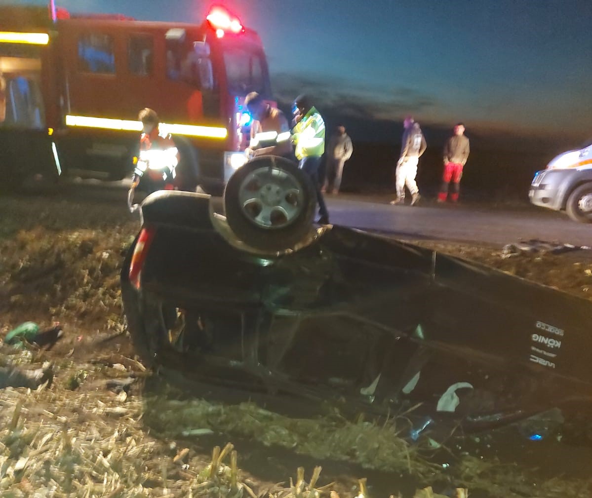 FOTO | Două persoane au murit și alți zece oameni au fost răniți într-un grav accident în Timiș. Șoferul a fugit