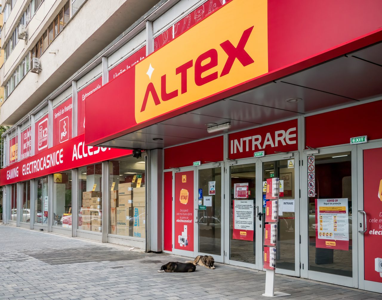 Black Friday. Protecția Consumatorului a decis închiderea site-ului altex.ro