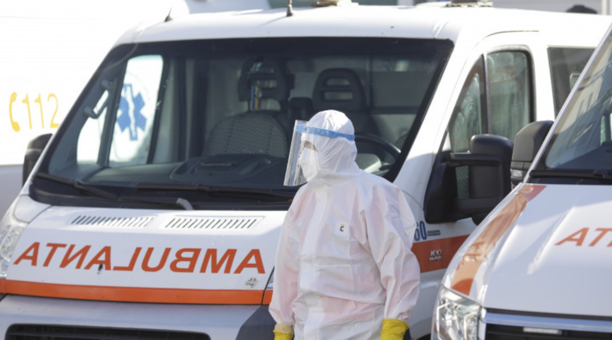 Tragedie la Iași. O femeie de 38 de ani a murit subit în timp ce se afla la cumpărături. Testele au confirmat că aceasta avea COVID