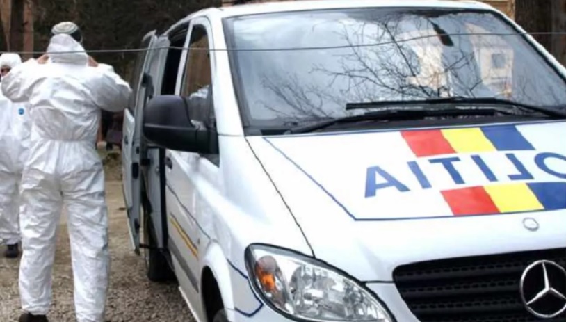 Un ucigaș odios umblă liber după ce a comis o crimă înspăimântătoare într-un sat din Suceava. Victima avea cuțitul înfipt în ochi