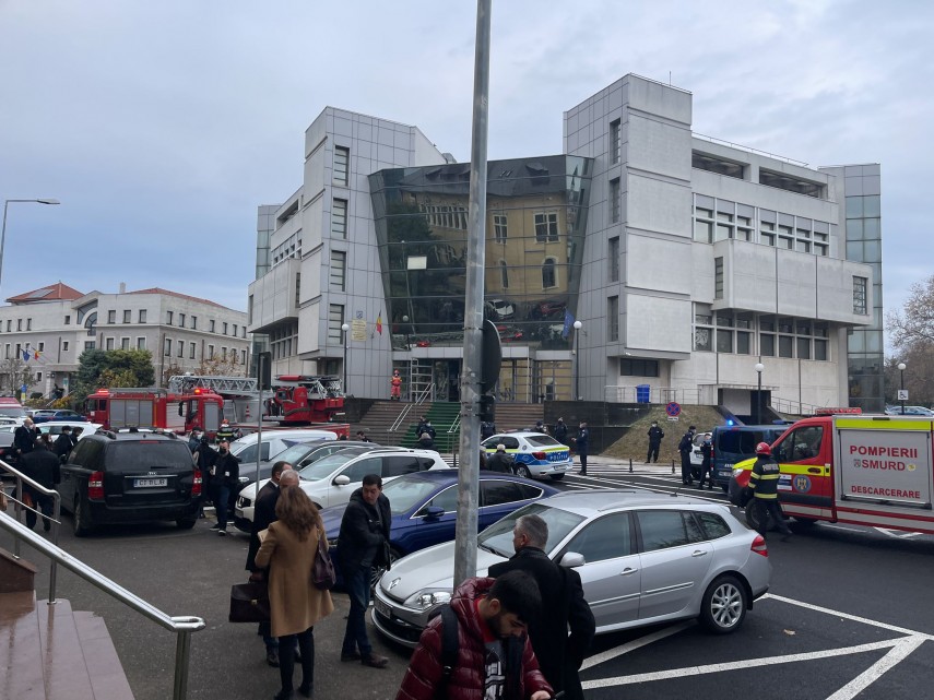 ALERTĂ de bombă la Judecătoria Medgidia și Curtea de Apel Constanța. Clădirile, evacuate în urma unui apel la 112 – VIDEO