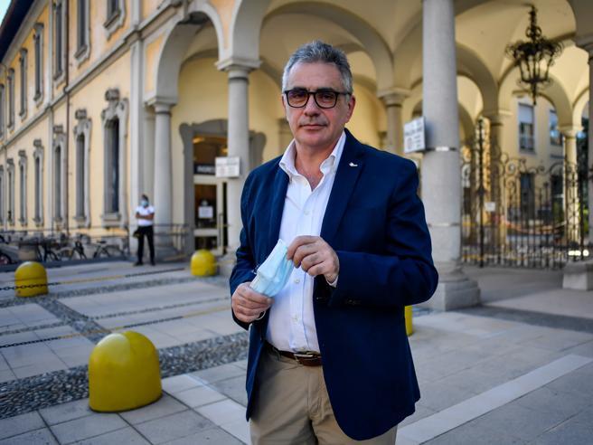 Virusolog italian: Este cunoscut faptul că vaccinul nu protejează 100%, dar care este alternativa? Să nu facem nimic? Dacă da, mergeți în România