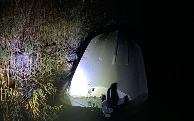 Dosar penal deschis după ce o ambarcaţiune cu patru pasageri la bord s-a răsturnat pe un canal din Delta Dunării