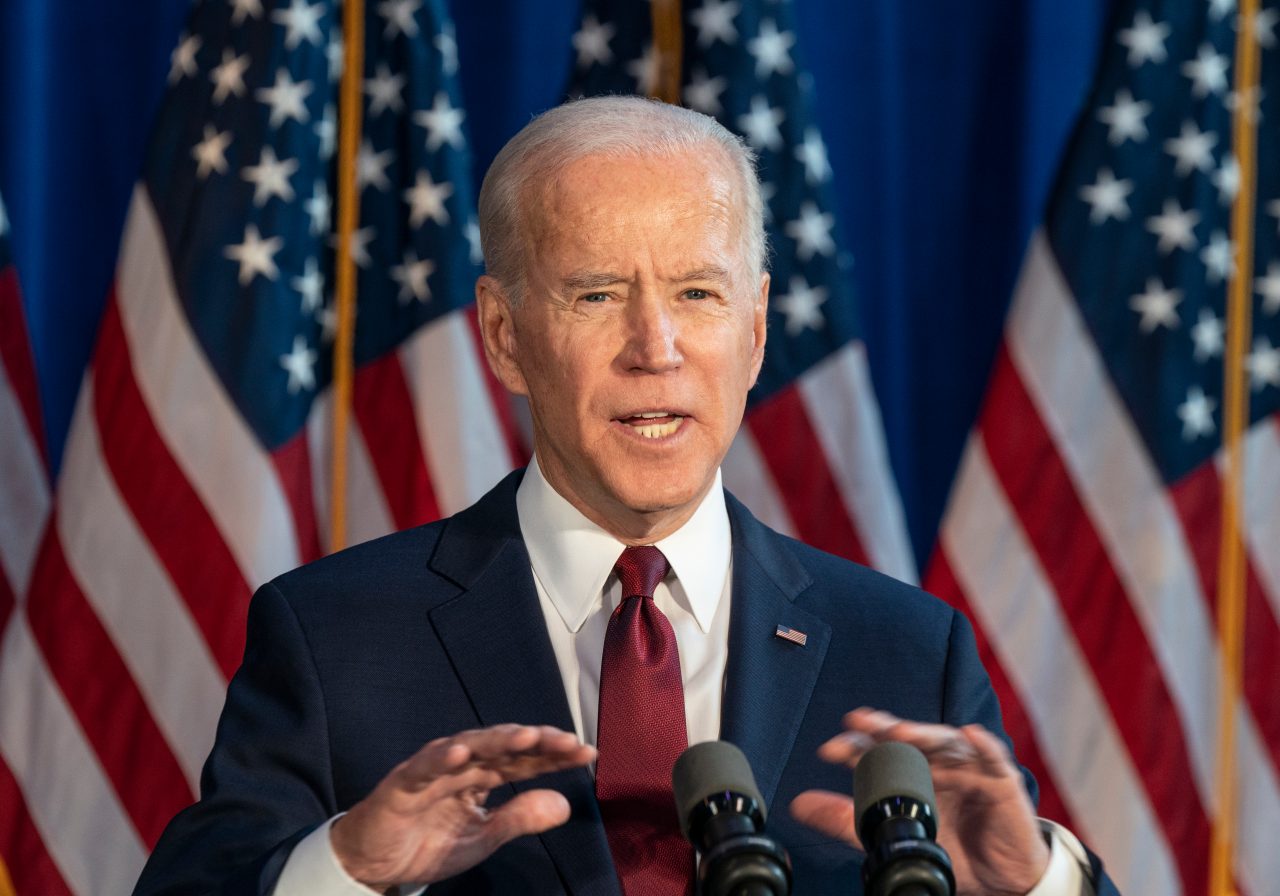 Biden avertizează Rusia cu „sancţiuni economice semnificative” și este pregătit să impună sancțiuni care îl vizează personal pe Putin