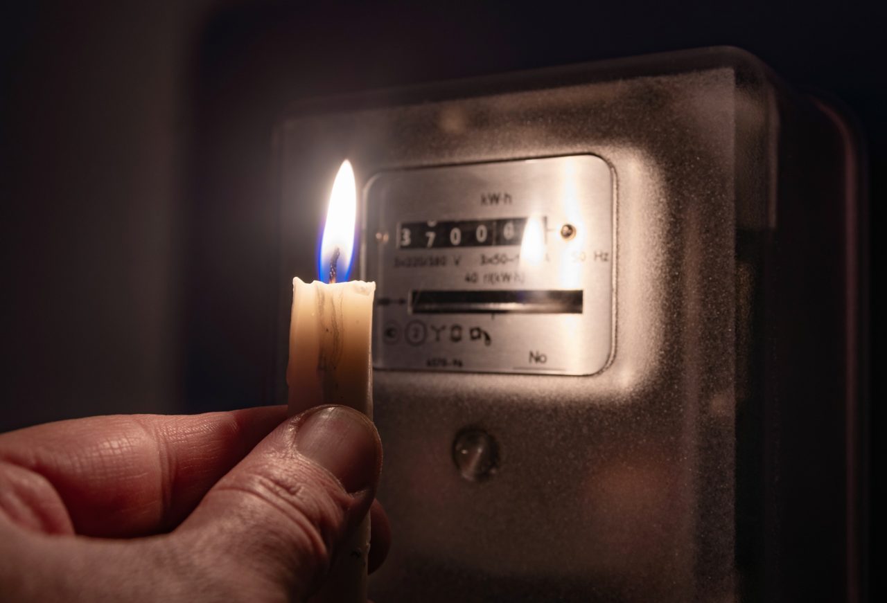 În cât timp poate relua alimentarea cu curent electric Dispecerul Energetic Național, în cazul unui black-out? Răspunsul directorului din cadrul Transelectrica