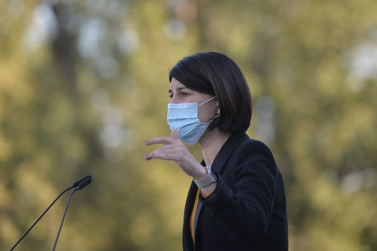 Violeta Alexandru părăsește grupul parlamentar PNL