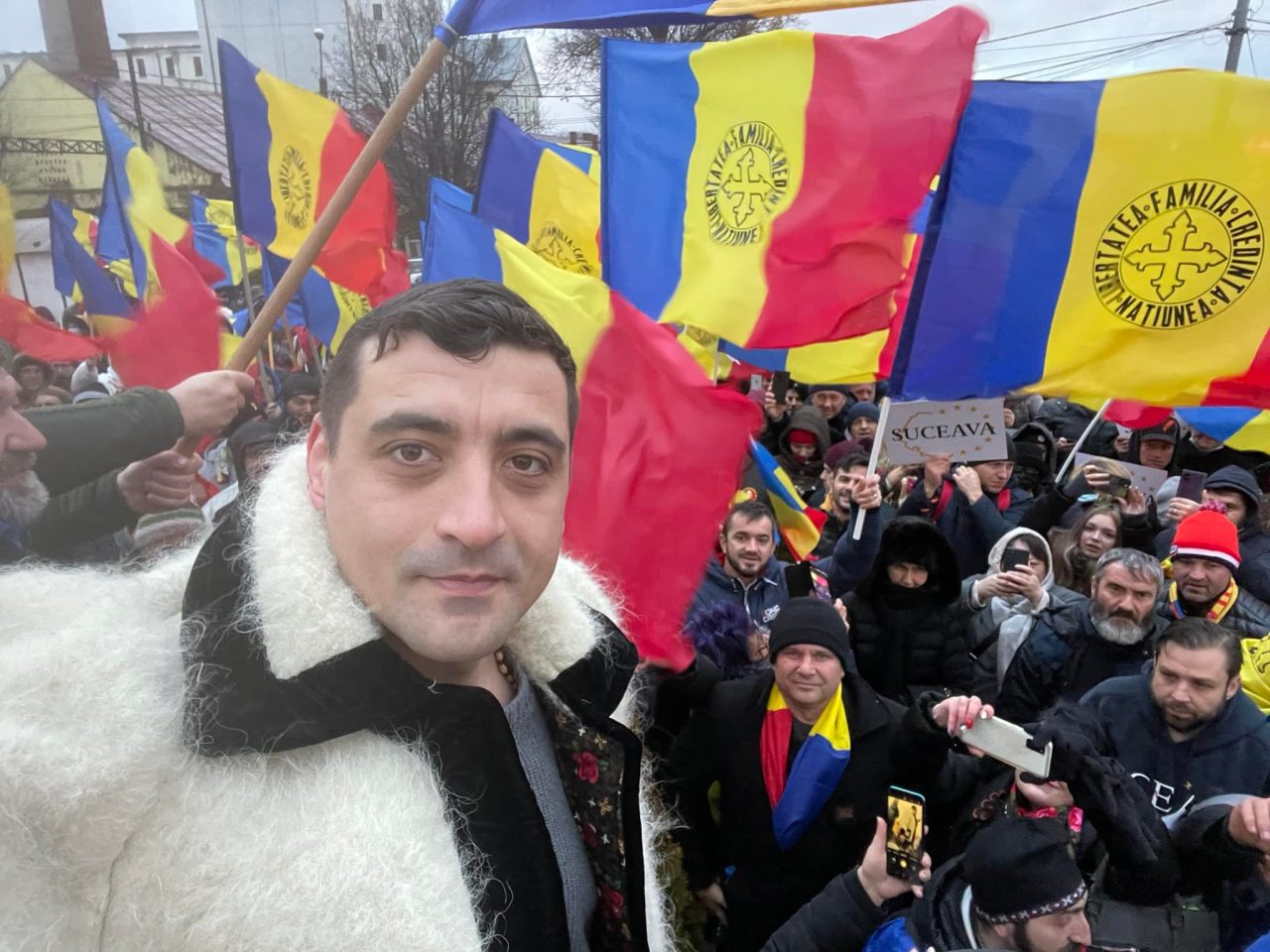 Apelul la protest a lui George Simion, deturnat de pagina de Facebook RoVaccinare
