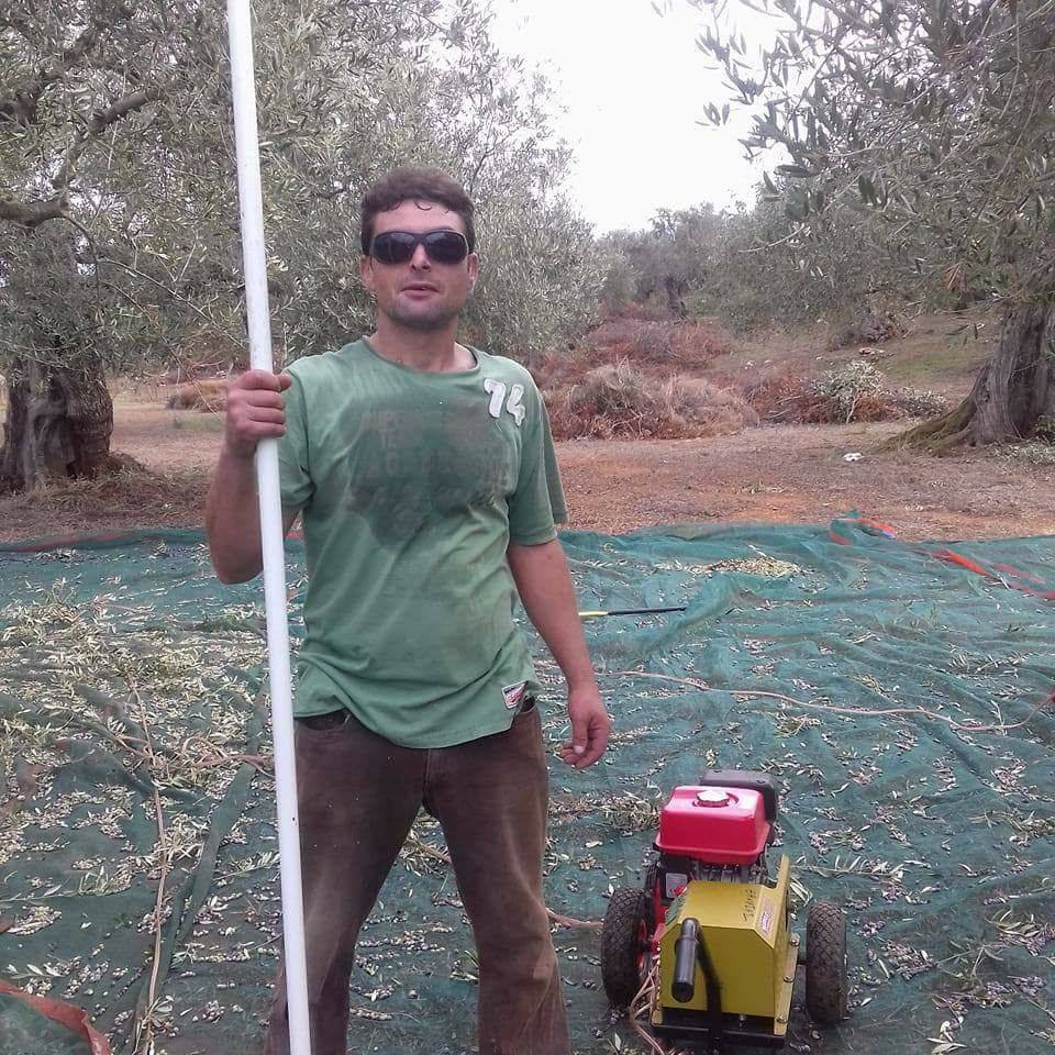 Un român s-a sinucis într-o închisoare din Grecia. Bărbatul era acuzat că și-a ucis fosta soție, apoi a zidit-o în grădina casei