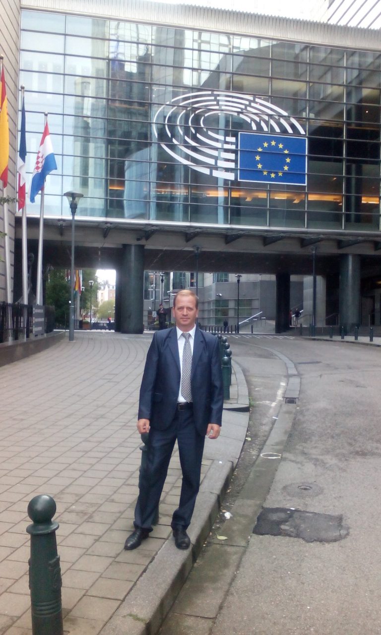 Edilul comunei Beleţi-Negreşti a fost reținut. Bărbatul este acuzat că a dat foc primăriei