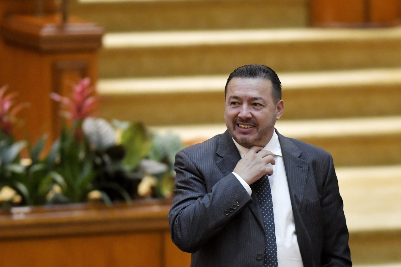 Deputatul „Mitralieră”, trimis în judecată. DNA: A primit peste 2.000 de lei pe lună, după ce a declarat, fals, că a participat la Revoluția din Timișoara și București