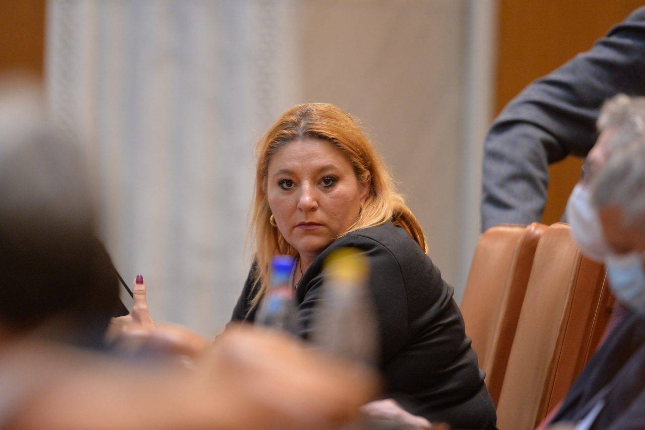Scandalul dintre familia Șoșoacă și jurnaliștii italieni ia amploare. Guvernul condamnă intimidarea reprezentanților presei, iar premierul consideră incidentul ca fiind „inacceptabil”