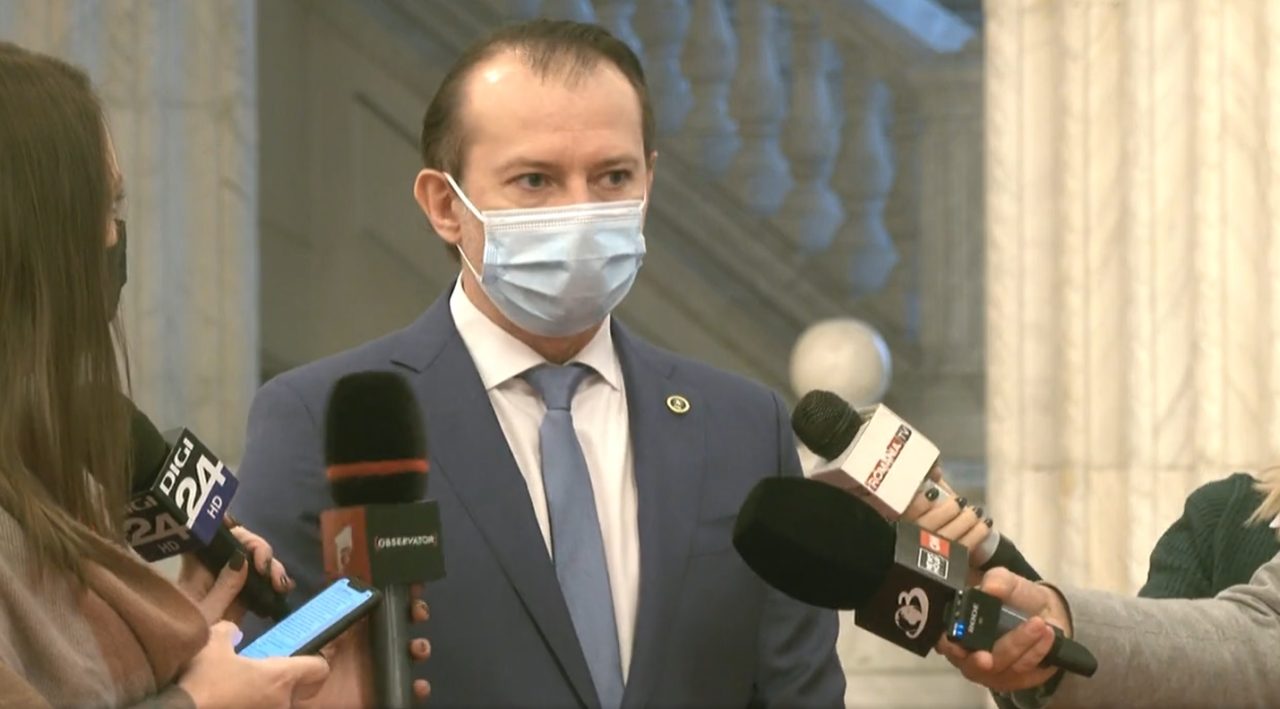 VIDEO | Florin Cîţu evită să spună dacă e de acord ca certificatul verde să nu fie obligatoriu la locul de muncă. „E important să fie o motivație pentru oameni să se vaccineze”