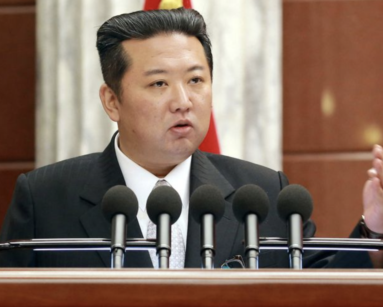 Kim Jong Un a ordonat personal lansarea unui „nou tip” de rachetă balistică intercontinentală „pentru a descuraja războiul nuclear”