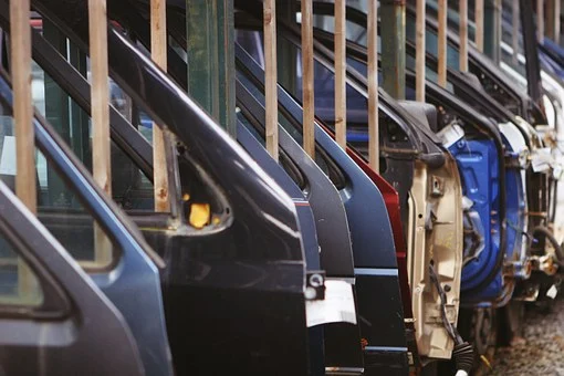 Industria auto din Europa va pierde 500.000 de locuri de muncă, după trecerea la vehiculele electrice