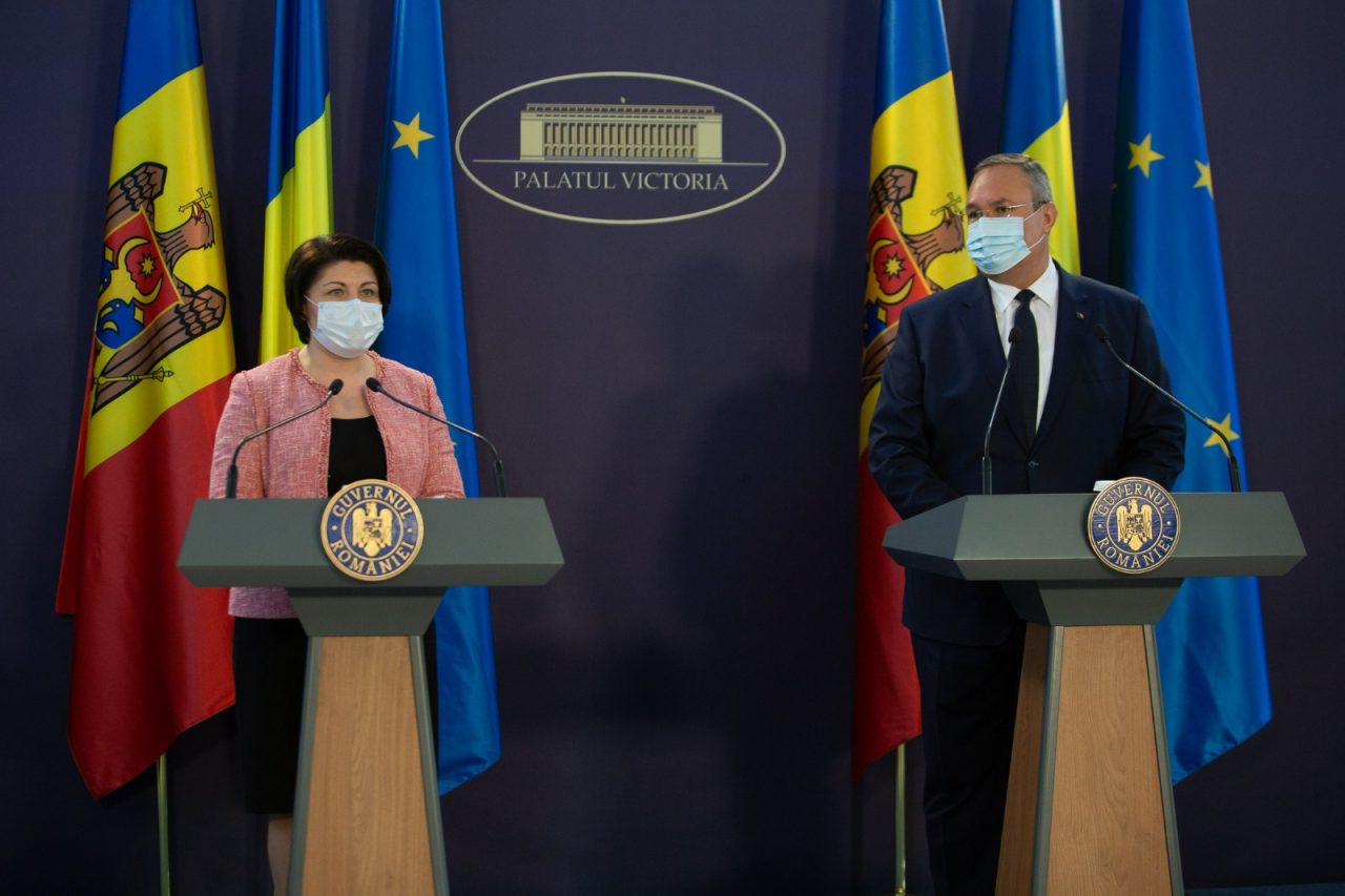 GALERIE FOTO. Ciucă, după întâlnirea cu premierul Moldovei: Ne dorim reducerea tarifelor de roaming și interconectarea energetică