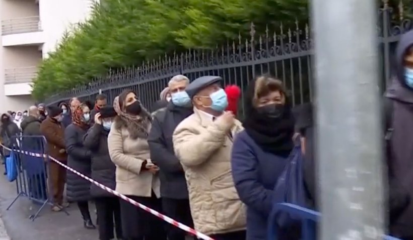 Pelerinaj cu mii de oameni, în București. Enoriașii au venit să se închine la moaștele Sf. Spiridon