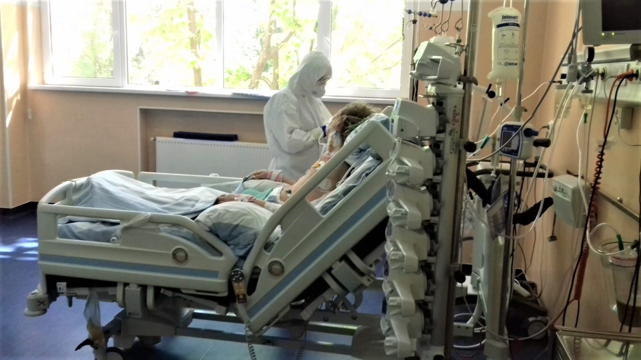 La Spitalul Colentina există suspiciuni că mai mulți bolnavi de Covid, internați în stare gravă, au fost „vaccinați la chiuvetă”. Cum îi pot depista medicii pe pacienții care mint