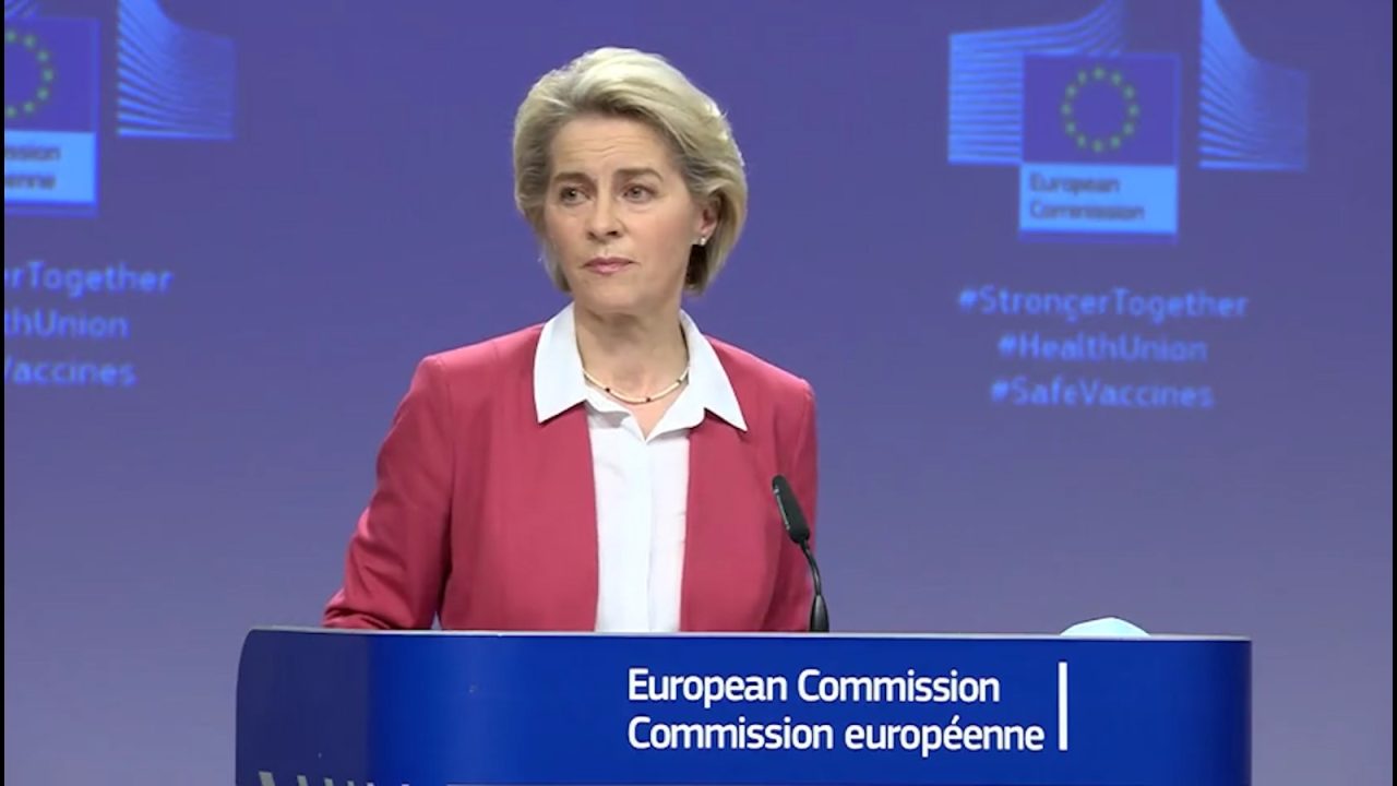 Trebuie să fie obligatorie vaccinarea anti-COVID în UE? Răspunsul președintei Comisiei Europene, Ursula von der Leyen