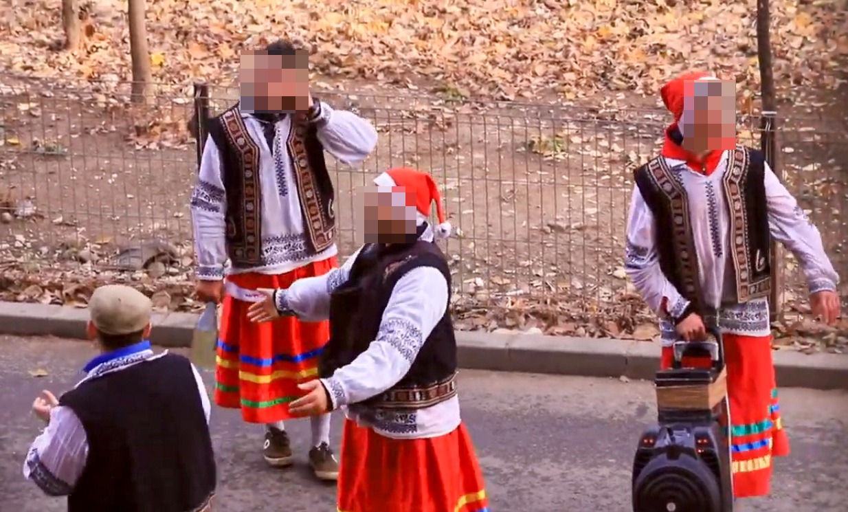 Un primar din București nu mai vrea colindători cu boxe pe străzi: „Înregistrările cu munca altora nu sunt colinde”