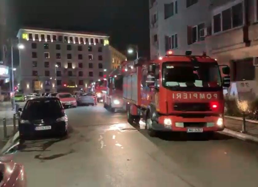 Incendiu la un apartament din zona Piața Amzei. Au fost evacuate nouă persoane