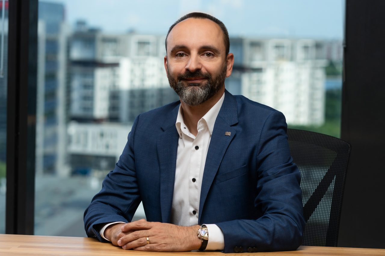 Adrian Dobre, fondator Klarwin: ”Putem să păstrăm o oază de normalitate într-o lume haotică. Tehnologiile trebuie să contribuie la o viață sănătoasă pentru generațiile viitoare”
