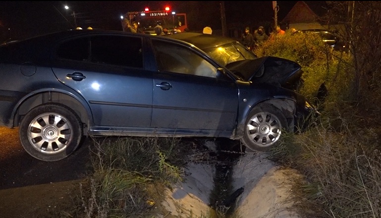 O șoferiță în vârstă de 19 ani din Argeș a ajuns „spaima șoselelor”, după al doilea accident, în lanț