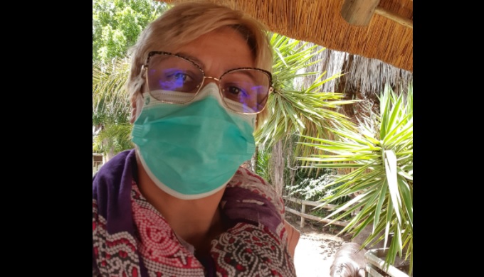 Prima pacientă infectată cu Omicron din România: „M-am speriat un pic”. Ce spune despre locul în care s-a infectat