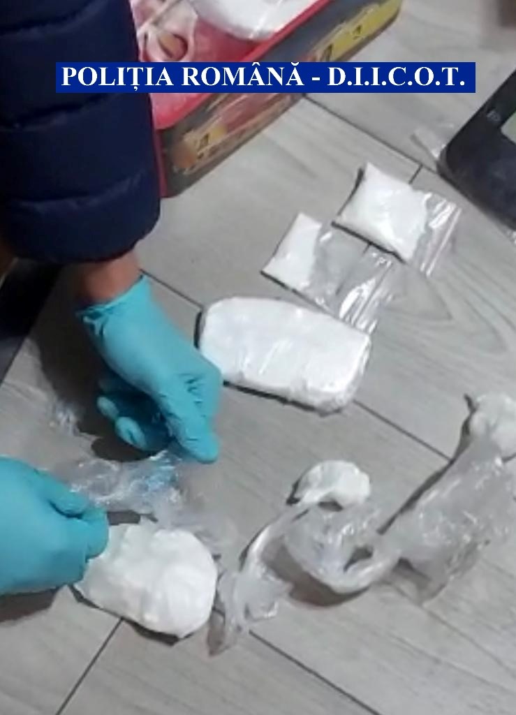 Un tânăr din Maramureș, dealer, a reclamat polițiștilor că a fost „țepuit” de alți traficanți de droguri. Ce conțineau, de fapt, pachetele vândute ca substanțe interzise