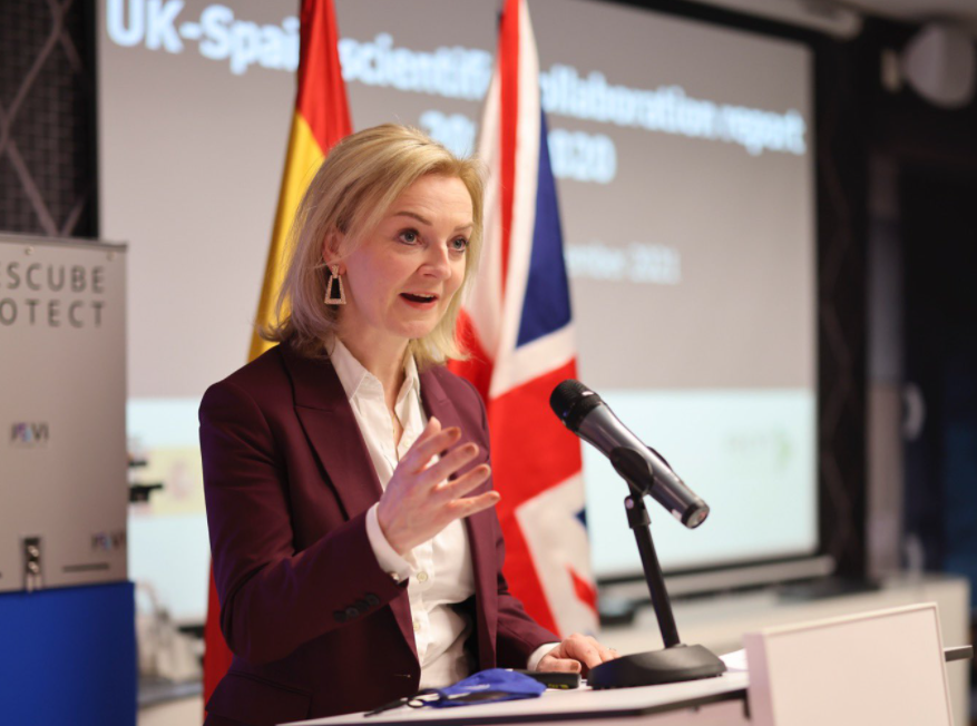 Marea Britanie avertizează Rusia împotriva unei „greșeli strategice” în cazul în care pornesc războiul în Ucraina