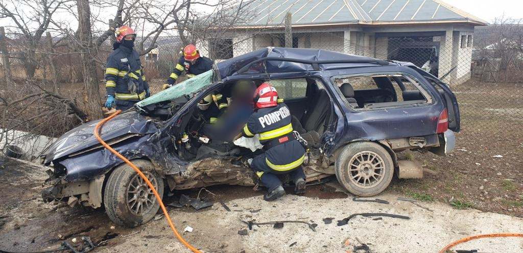 Două persoane au murit în urma unui accident rutier produs în Iași