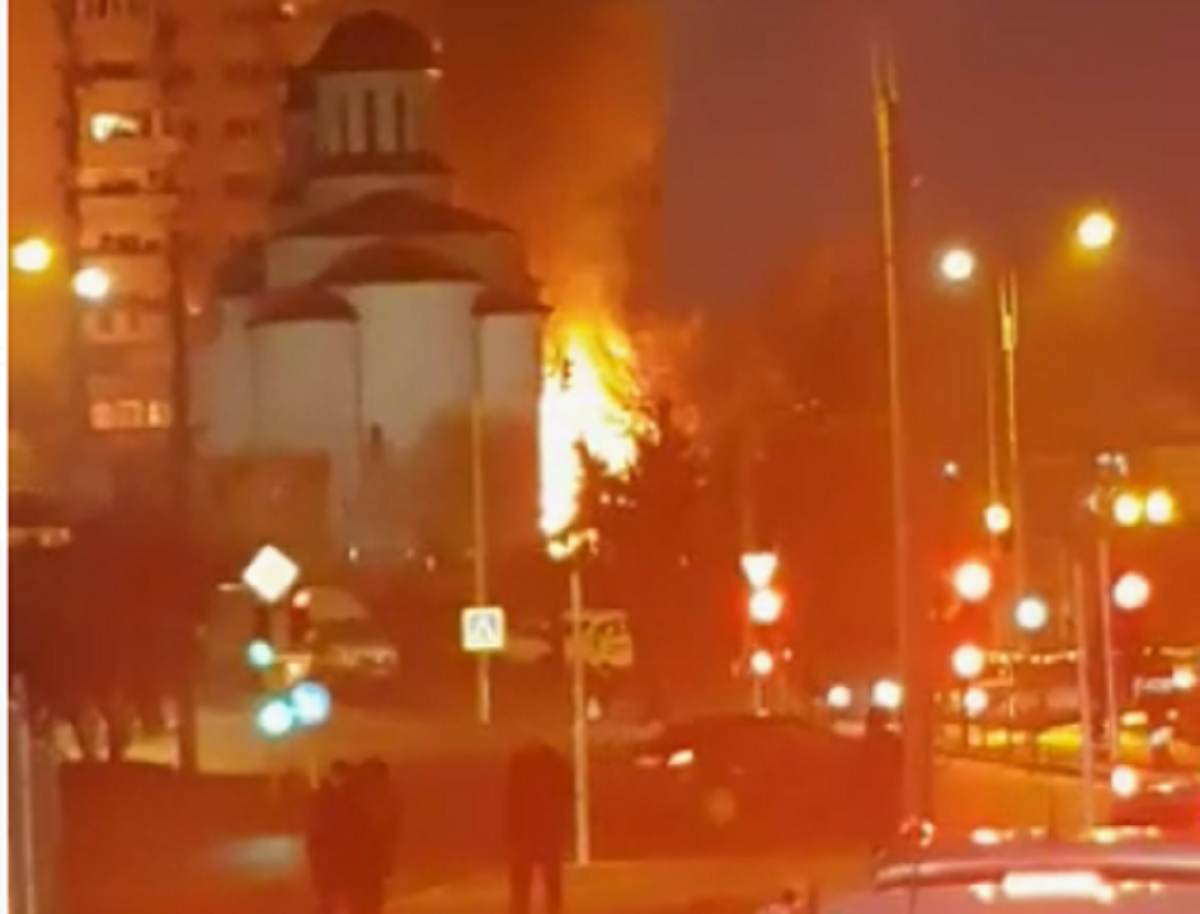 VIDEO| Incendiu puternic la biserica de la Doamna Ghica