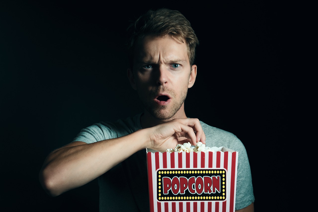 Cinematografele franceze interzic popcornul și gustările ca măsură de protecție împotriva COVID-19