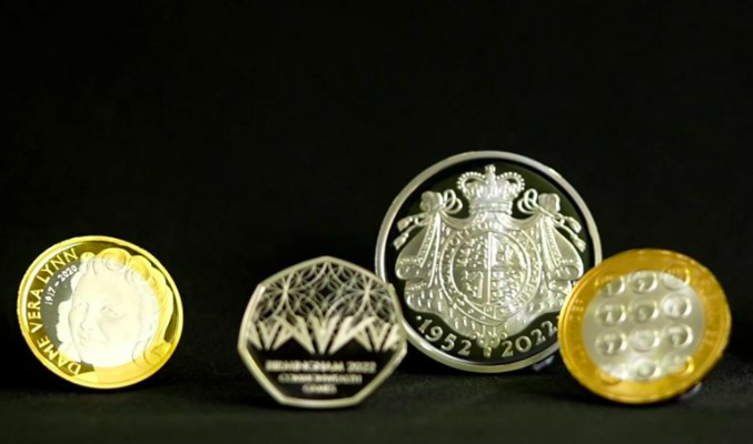 Monede de colecție, eliberate de Monetăria Regală britanică pentru a marca Jubileul de Platină al Reginei Elisabeta a II-a
