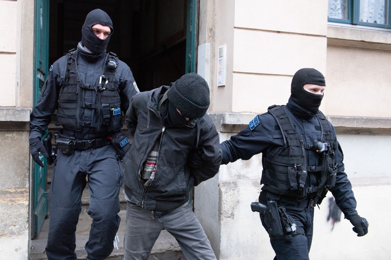 Român dat în urmărire internaţională și condamnat în Finlanda pentru mai mule infracțiuni a fost reținut în Vâlcea