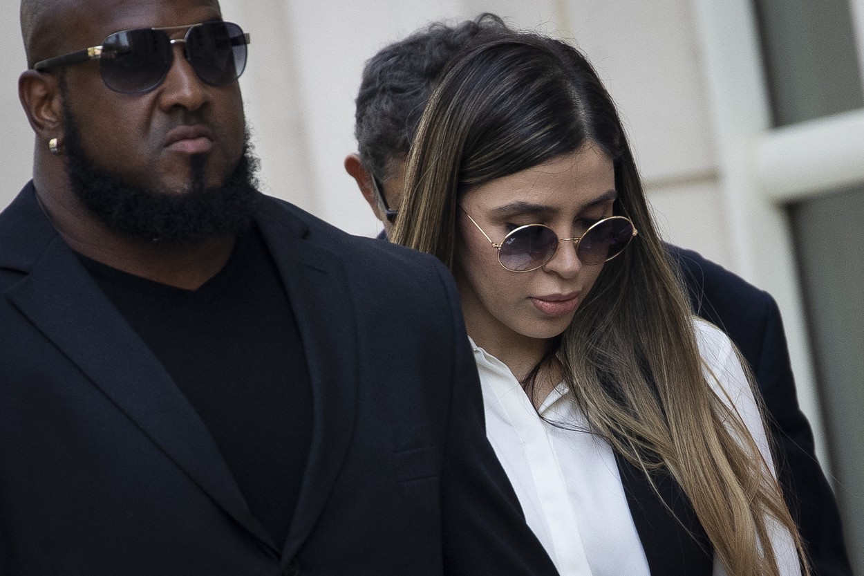 Emma Coronel, soţia celebrului traficant de droguri El Chapo, condamnată la 3 ani de închisoare. Ea a fost judecată şi pentru ajutorul oferit soţului său, la evadarea din închisoare