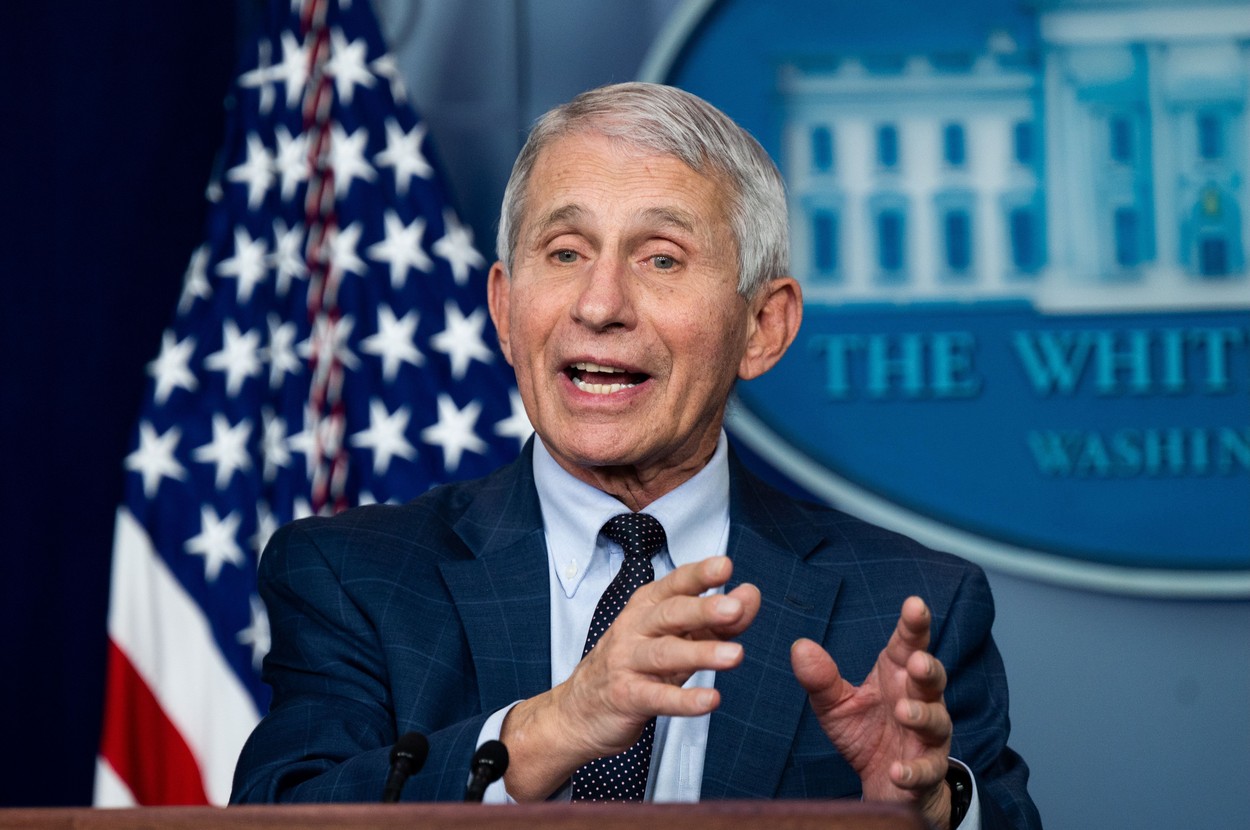 Anthony Fauci: Omicron „se dezlănţuie” în întreaga lume. Spitalele vor fi din nou plin de pacienți