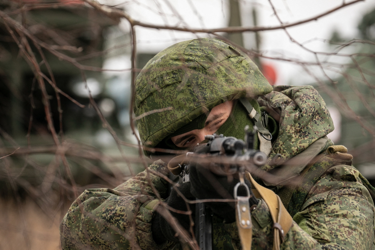 Rusia organizează noi exerciții militare la granița cu Ucraina