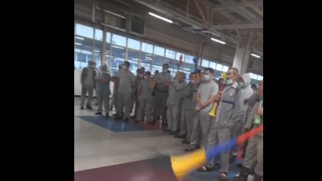 VIDEO | Protest spontan la Dacia. Angajații au oprit lucrul