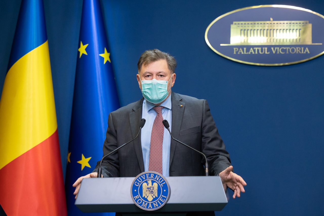 Alexandru Rafila: „16.000 de persoane sosite în România intră în carantină. Nu suntem inconștienți ca să răspândim boala care poate fi fatală”
